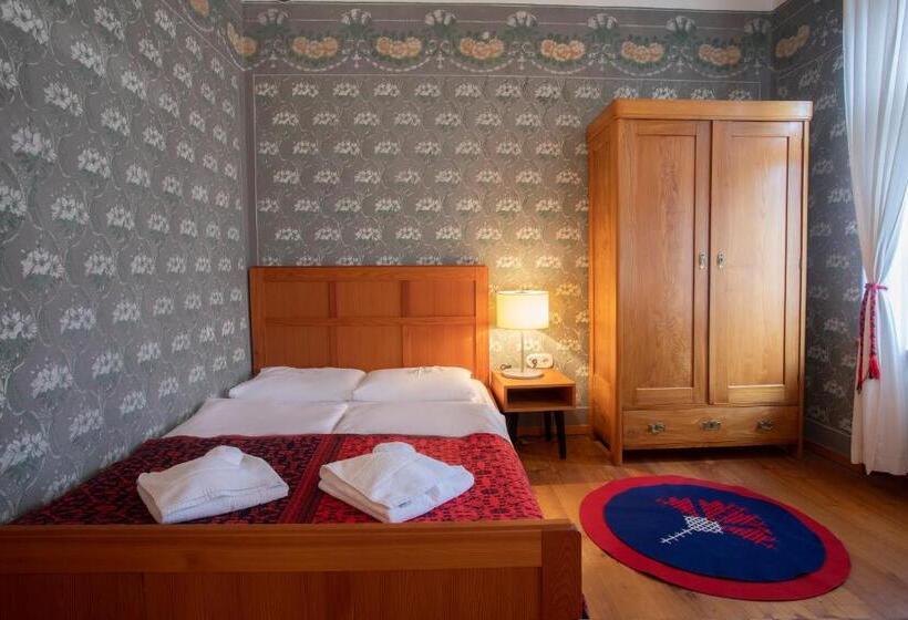 اتاق استاندارد, Pr Gavedarjo Eco Heritage B&b