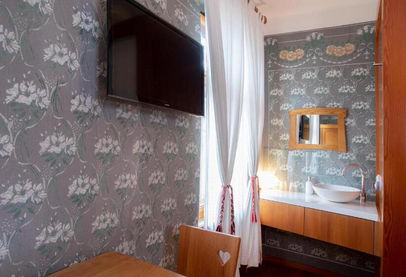اتاق استاندارد, Pr Gavedarjo Eco Heritage B&b