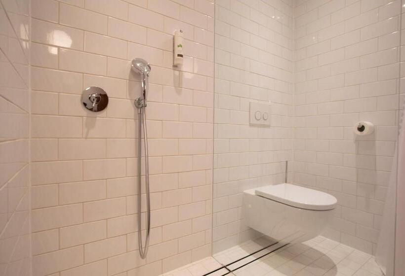 اتاق استاندارد یک نفره, Pr Gavedarjo Eco Heritage B&b