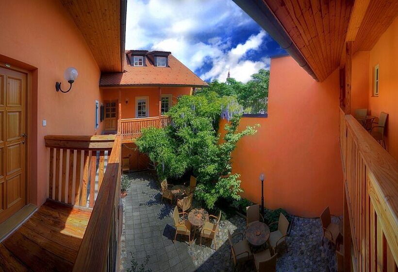 اتاق استاندارد با بالکن, Bed & Breakfast šilak