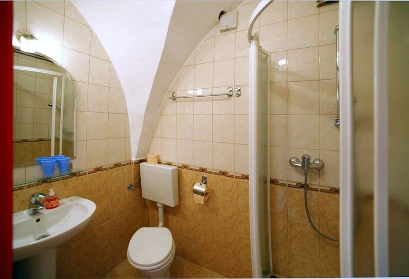 اتاق استاندارد با بالکن, Bed & Breakfast šilak