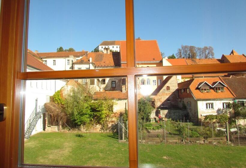اتاق استاندارد با چشم‌انداز شهر, Bed & Breakfast šilak
