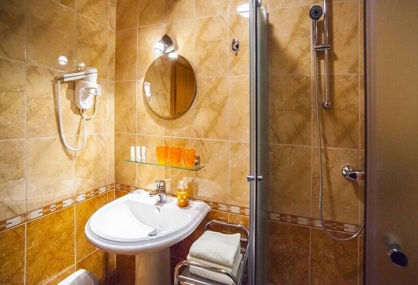 اتاق استاندارد با چشم‌انداز شهر, Bed & Breakfast šilak