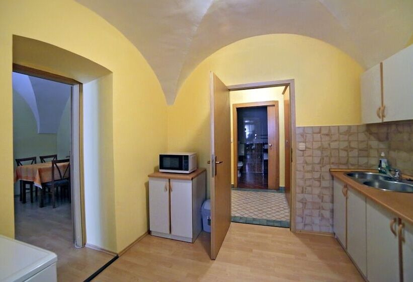 آپارتمان 2 خوابه, Bed & Breakfast šilak