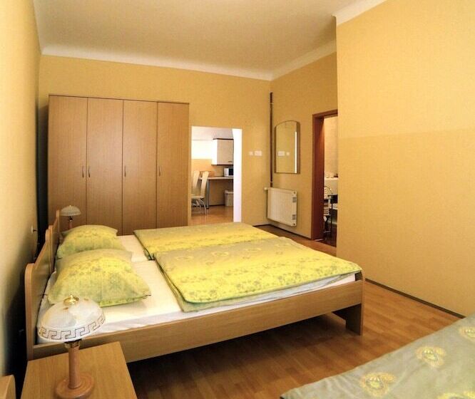 آپارتمان 2 خوابه, Bed & Breakfast šilak