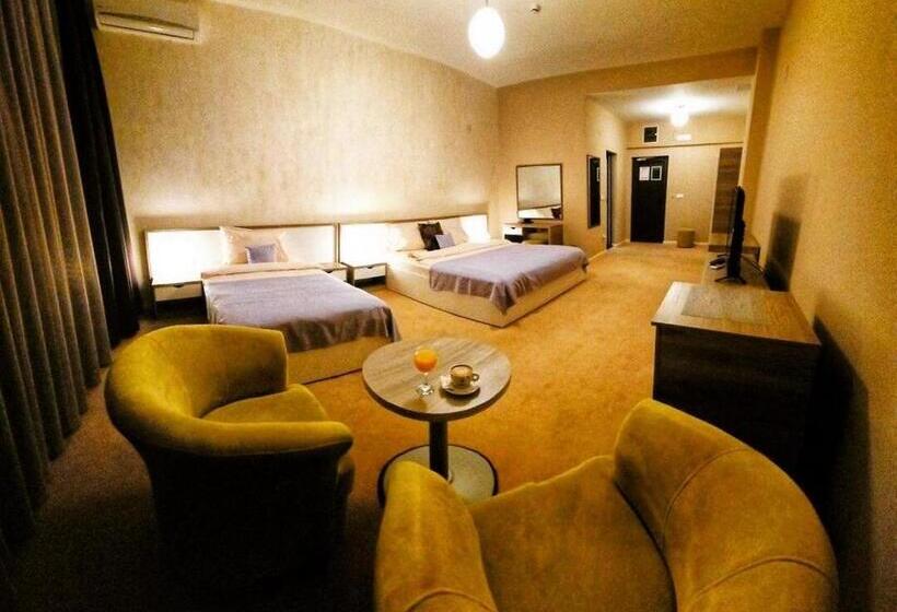 اتاق لوکس, Casino Motel Senator