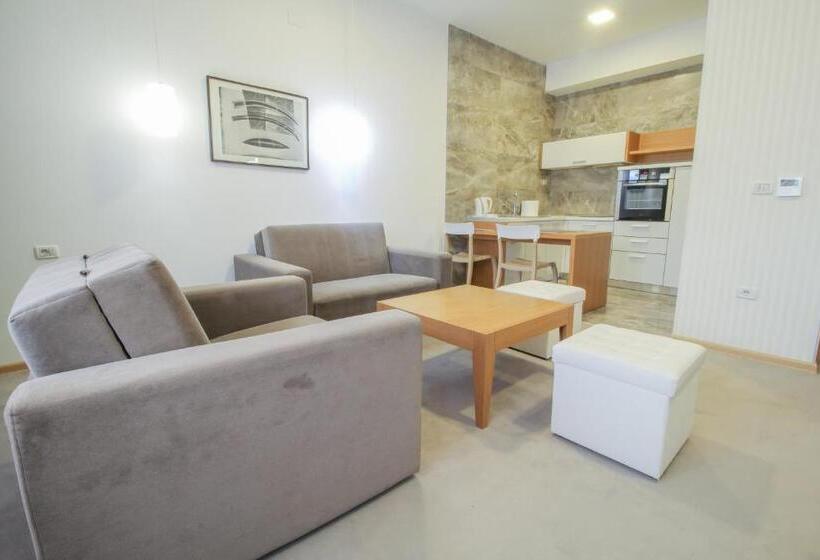 سوییت خانوادگی, Gardenia Hotel & Spa