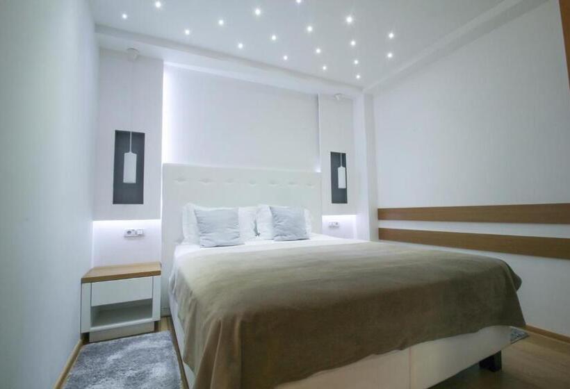 سوییت خانوادگی, Gardenia Hotel & Spa