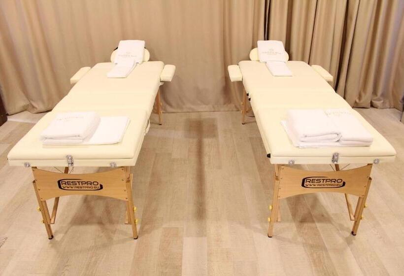 سوییت خانوادگی, Gardenia Hotel & Spa