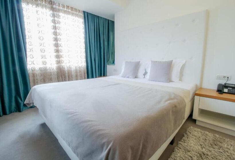 سوییت خانوادگی, Gardenia Hotel & Spa
