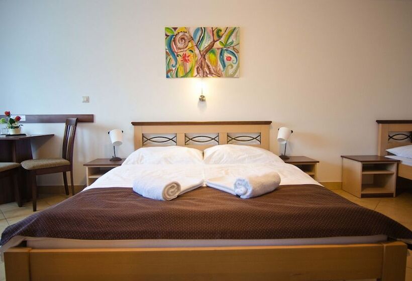 اتاق استاندارد سه نفره, Garni Hotel Fatra