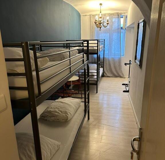 اتاق استاندارد چهار تخته, Hostel Sleeping Beauty
