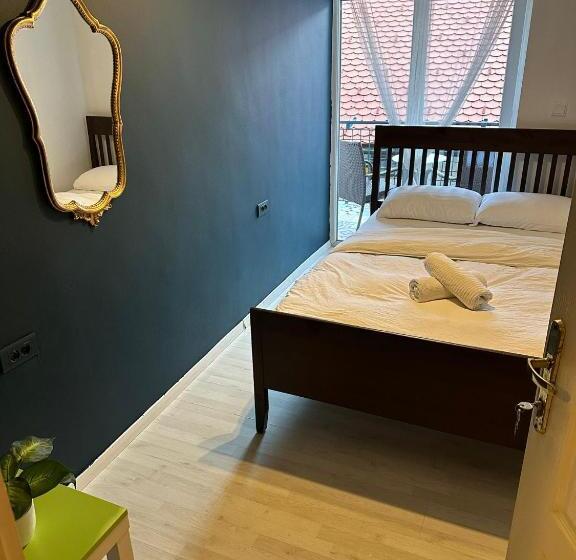 اتاق استاندارد با بالکن, Hostel Sleeping Beauty