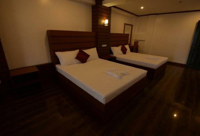 اتاق لوکس سه تخته, Abozza Resort
