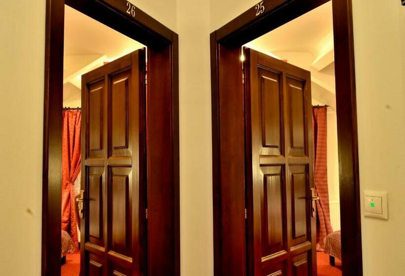 اتاق خانوادگی, B&b Sant Bernard