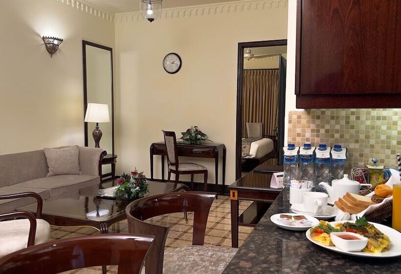 سوییت جونیور, Heritage Luxury Suites  All Suite