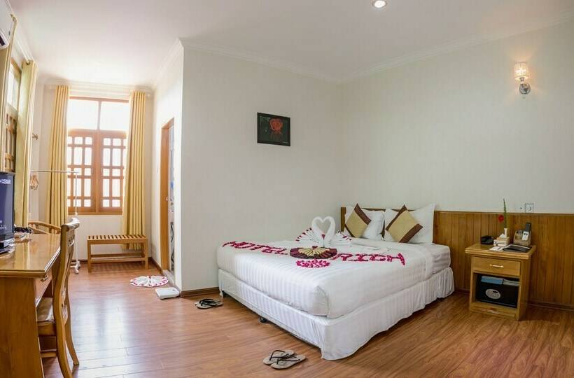 Deluxe Room, Rich