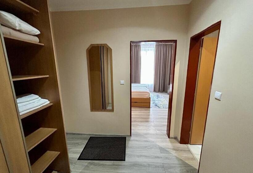 اتاق استاندارد, Roháč
