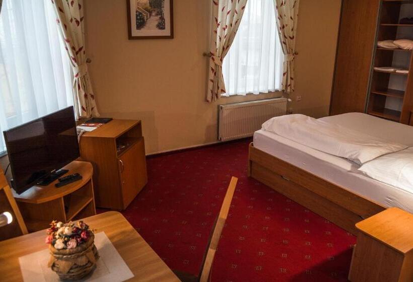 سوییت جونیور, Roháč