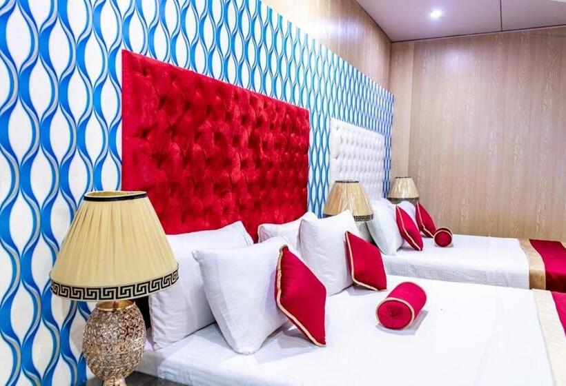 اتاق اجرایی سه نفره, Rose Palace Hotel, Gulberg
