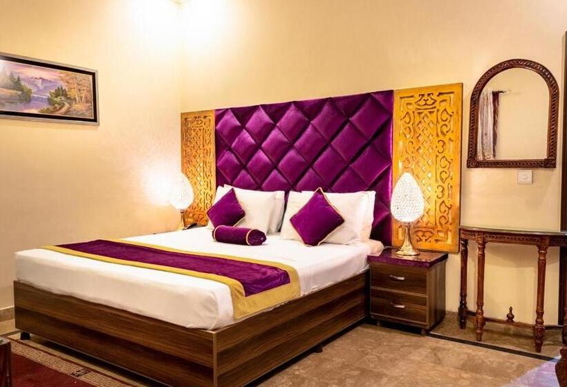 اتاق اجرایی سه نفره, Rose Palace Hotel, Gulberg
