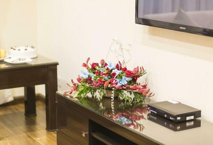 سوئیت پریمیوم, Royaute Luxury Suites And Hotel Gulberg Lahore