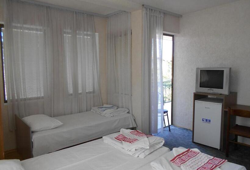 اتاق استاندارد سه نفره, Residence Krstanoski