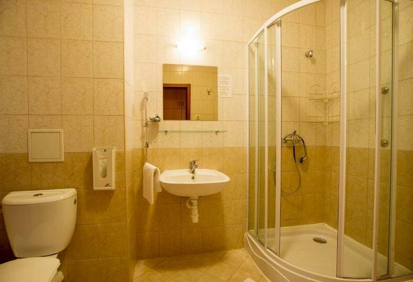 اتاق استاندارد سه نفره, Wellness Hotel Thermal