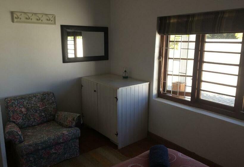 اتاق استاندارد با سرویس بهداشتی مشترک, Hermanus Backpackers & Budget Accommodation