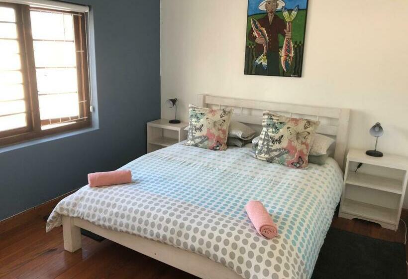 اتاق استاندارد با سرویس بهداشتی مشترک, Hermanus Backpackers & Budget Accommodation