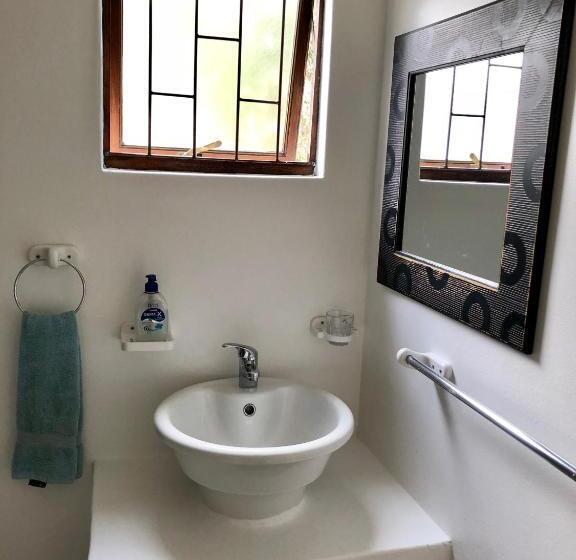 اتاق خانوادگی, Hermanus Backpackers & Budget Accommodation