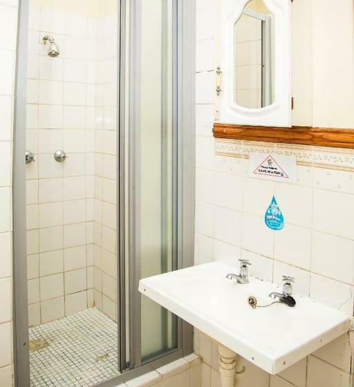 اتاق استاندارد سه تخته با سرویس بهداشتی مشترک, Jikeleza Lodge