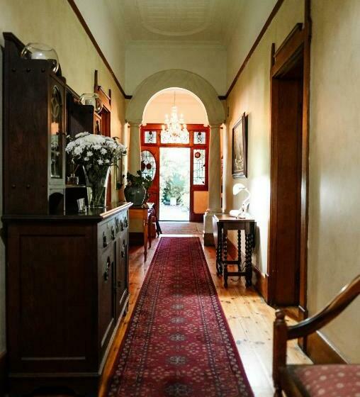 اتاق لوکس, Devereux Lodge