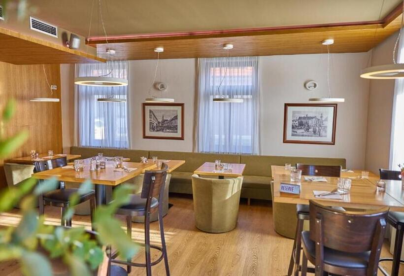 اتاق کلاس بیزنس, Pension & Restaurant Patriot Trnava