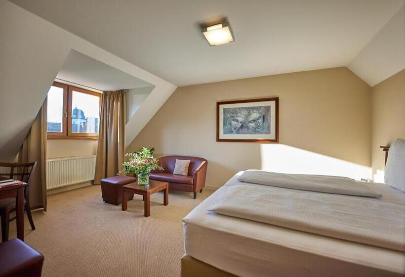 اتاق کلاس بیزنس, Pension & Restaurant Patriot Trnava