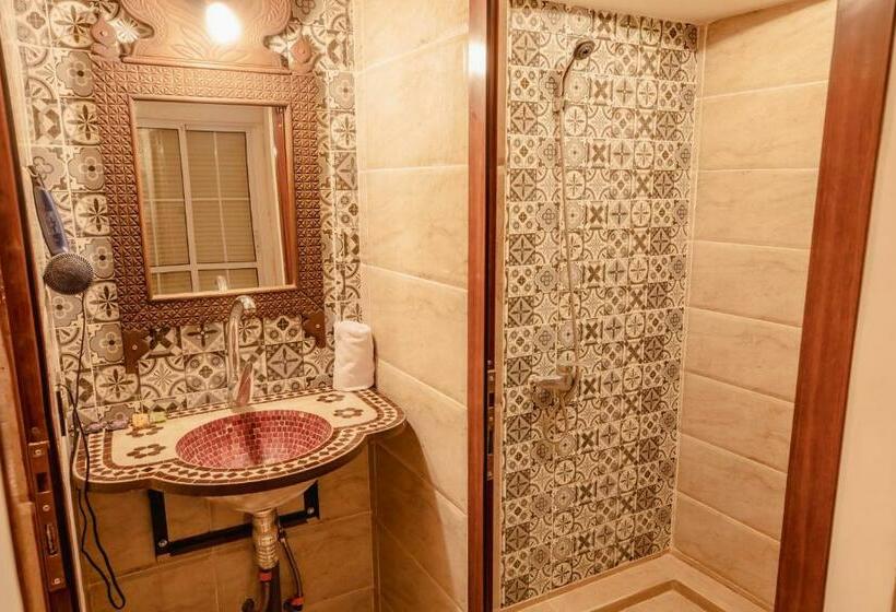 سوییت, Riad Mamouche