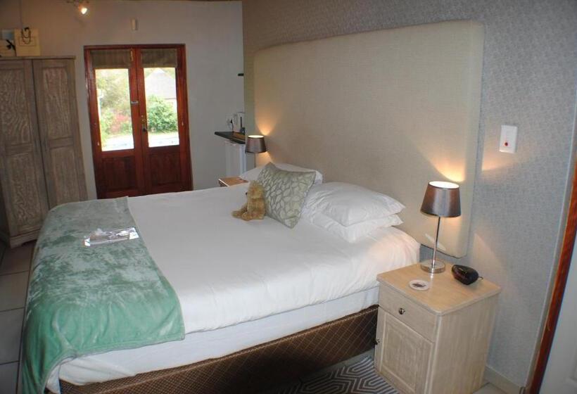 Deluxe Room Mountain View, Roundhouse Guesthouse