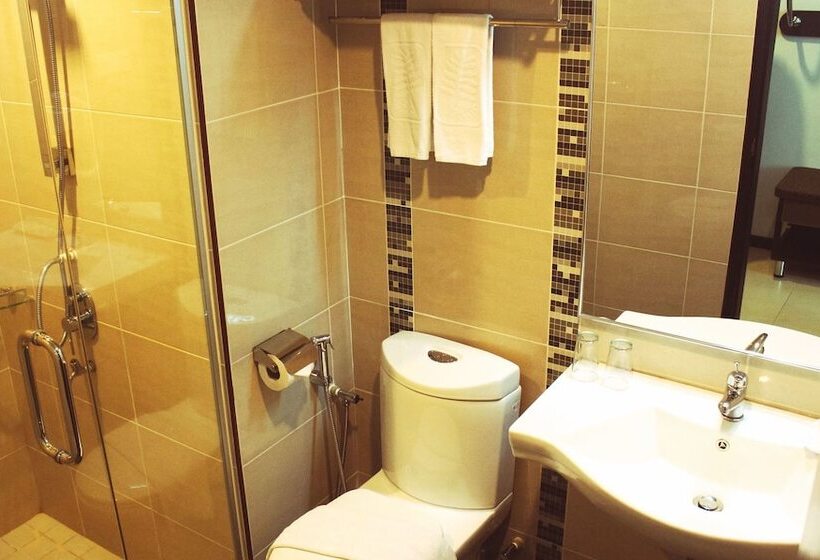 اتاق لوکس خانوادگی, Ritz Garden Hotel Manjung