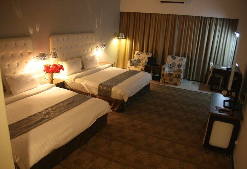 اتاق لوکس خانوادگی, Ritz Garden Hotel Manjung
