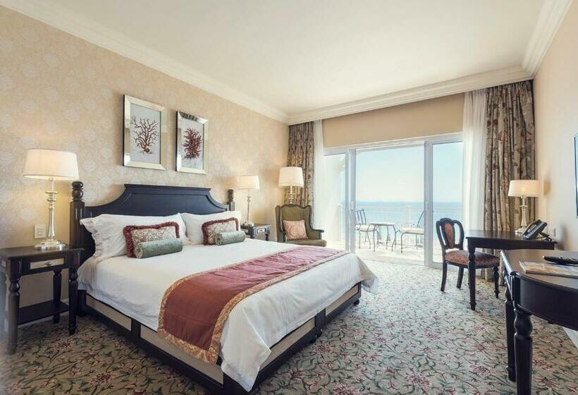 اتاق لوکس با تخت بزرگ, The Boardwalk Hotel, Convention Centre & Spa