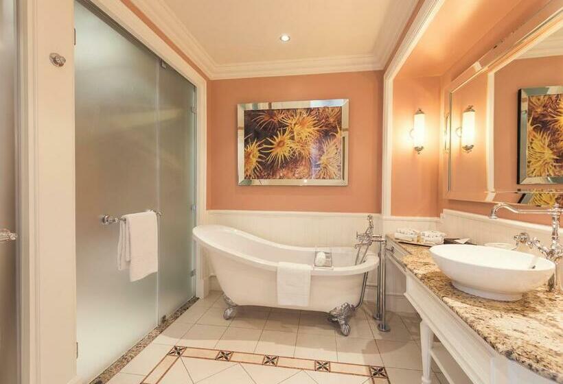 اتاق لوکس با چشم‌انداز دریا, The Boardwalk Hotel, Convention Centre & Spa