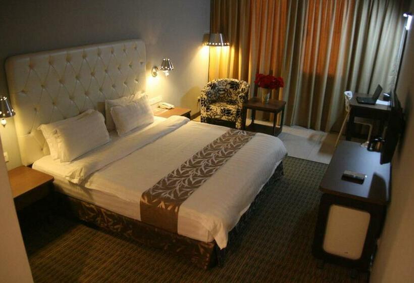 اتاق لوکس با تخت بزرگ, Ritz Garden Hotel Manjung