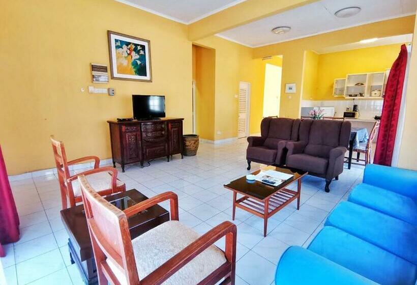 بانگلوی استاندارد, Rumbia Resort Villa Paka