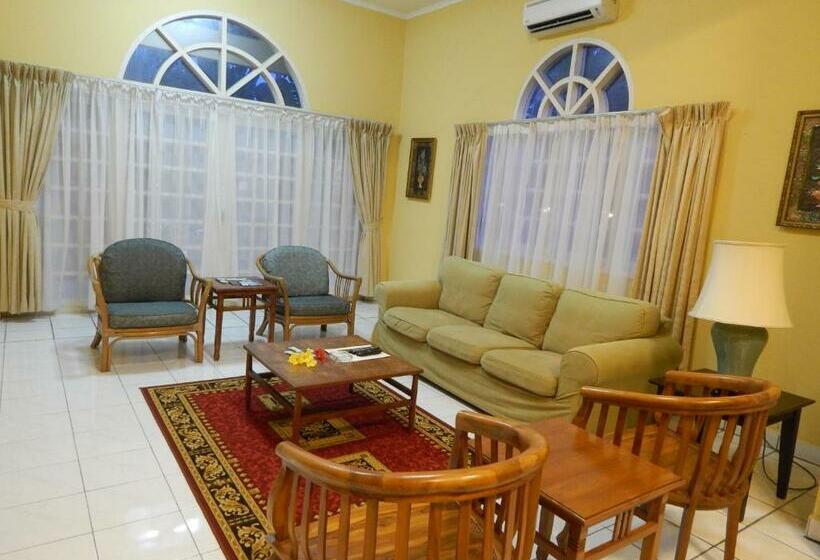 بانگلوی استاندارد, Rumbia Resort Villa Paka