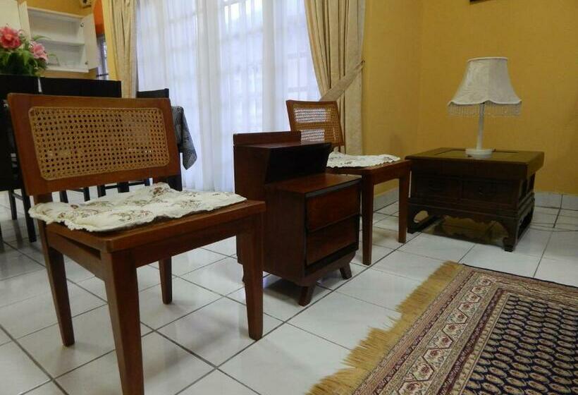 بانگلوی استاندارد, Rumbia Resort Villa Paka