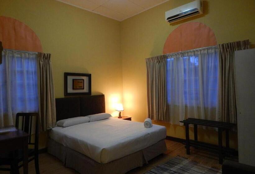 بانگلوی استاندارد, Rumbia Resort Villa Paka