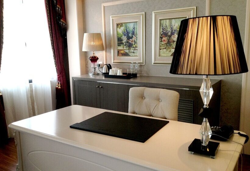 سوئیت با تخت بزرگ, The Orchard Resort & Spa Melaka