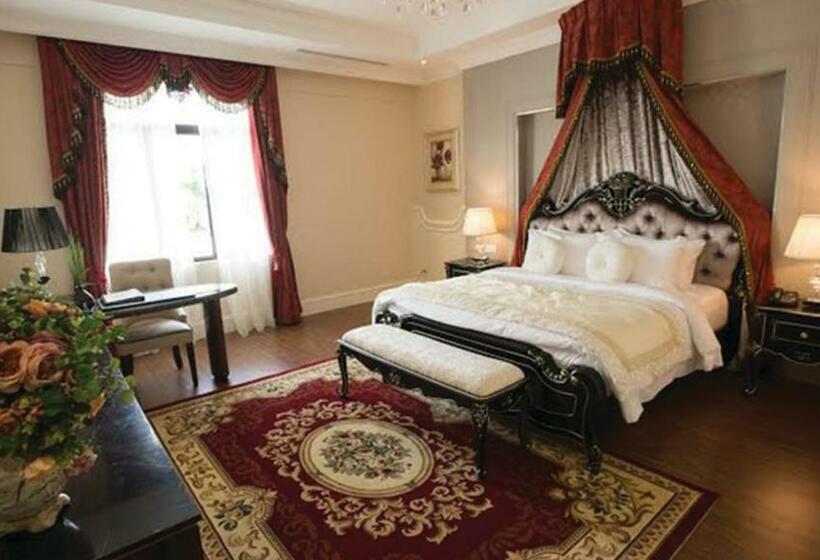اتاق لوکس با تخت بزرگ, The Orchard Resort & Spa Melaka