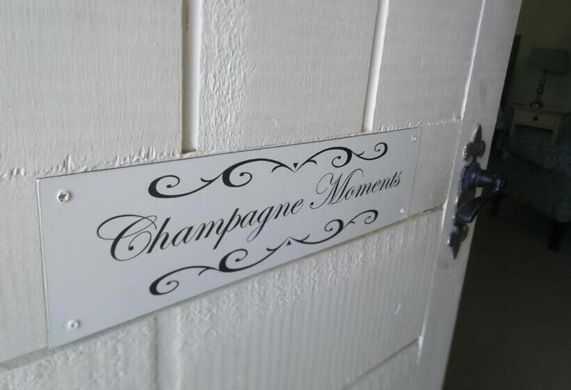 اتاق لوکس, The Rose Cottage B&b