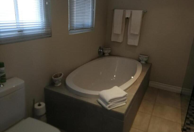 اتاق لوکس, The Rose Cottage B&b